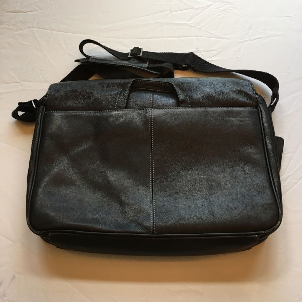 KENNETH COLE Reaction Satchel! - Picture 2 of 9